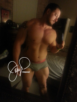 bigjoeyd:  Gettin’ ready for my camshow on http://camwithhim.com tonight @ 10PM EST. Come see me LIVE!