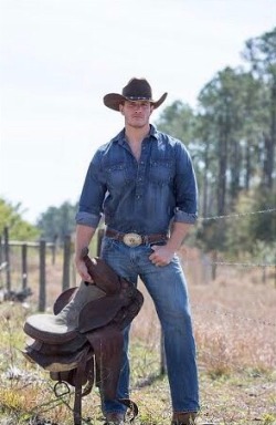 gaybeautifulcowboy:  Collector Beautiful