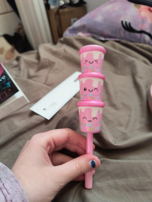 LOOK WHAT MY MOM GOT ME!!! :D