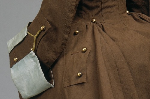 18th century fashion: brown Blue | Orange | Pink | Purple | Red | Green | Yellow