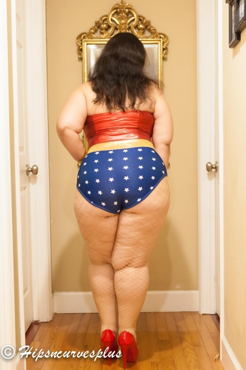 hipsncurvesplus:  Here are the pictures you folks requested. Enjoy! Hugs and kisses!