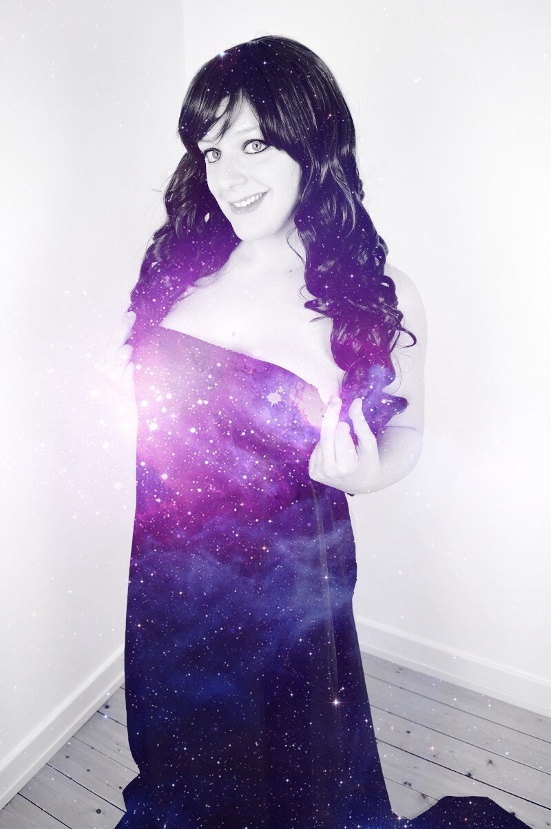 vickivalkyrie:  Here’s a free mini set, to celebrate that I have 100k ‘likes’
