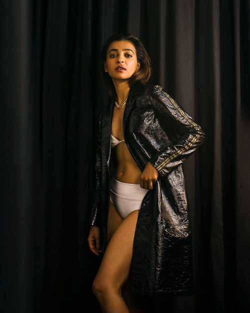 iheartmastani:Radhika Apte photographed by Manasi Sawant, 2021.