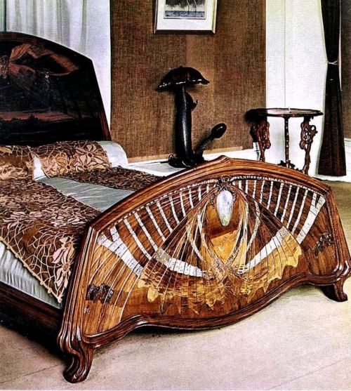 danismm:“Papillon bed” by Emile Gallé, France 1904.