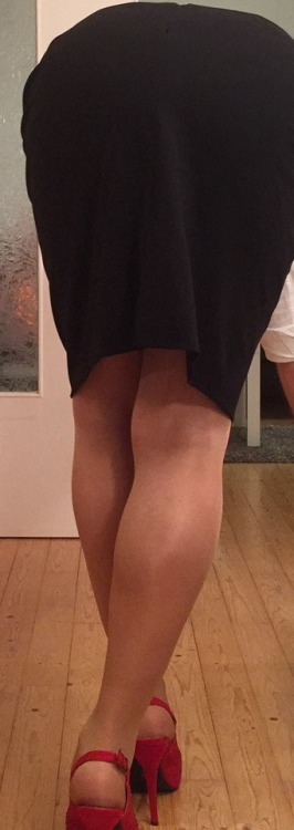 tammyslegs: 1. my legs2. a nude pantyhose3. heels4. a sexy resulthope like and enjoy it, Kisses Tamm