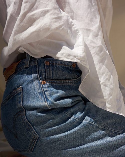 minimalstreetwear:Basic Blue Jeans & White Shirt Outfit