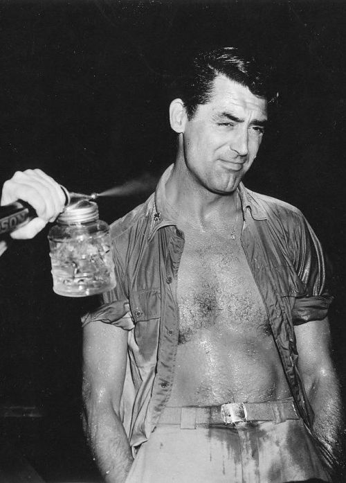 noirnoveau: archiesleach:Cary Grant gets hosed down for a scene in Destination Tokyo, 1943. Hot.