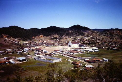 Vista general de Chamula, Chiapas, 1990.
