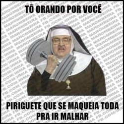 ladiesmarombando:  A menina ontem na academia com o cilios la na cabeca de tanto rimel !! Deus ta vendo kkkk . 