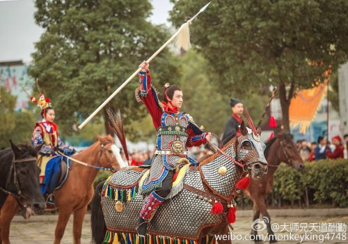 hanfugallery:西塘汉服文化周Hanfu Cultural Week in Xitang| part 1|traditional chinese armor| via 大师兄天道酬勤 and