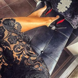 louboutins-and-chanel:  www.louboutins-and-chanel.tumblr.com