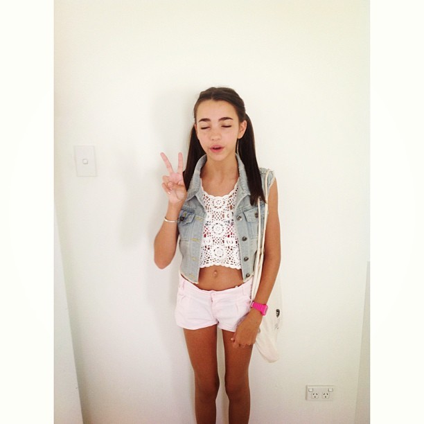 klassydaisy:  qleam:  she is gorgeous  and so cute 