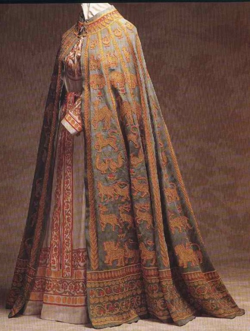 medieval-woman: sartorialadventure: Byzantine clothing of the 14th century the Palio di Legnano Cost