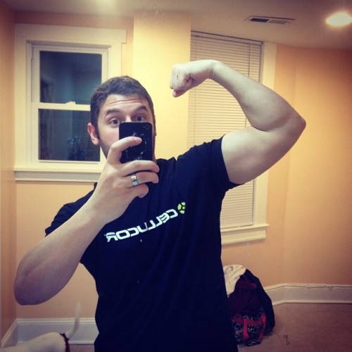 New @cellulor shirt for my collection of things to wear at the #gym #fitness #cellucor #sexy #bicep