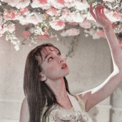 orbcts: taeyeon icons.credit if used/reposted.