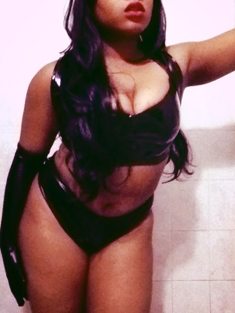 queerlux:  Had to dance tonight.  Tips in abundance.