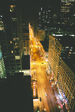 pokec0re:  State Street At Night by vonderauvisuals on Flickr. 