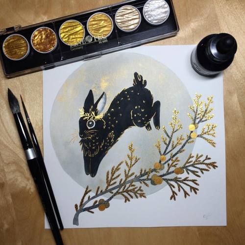 My one and only #inktober this year. A black bun and some juniper. I love this finetec palette #illu