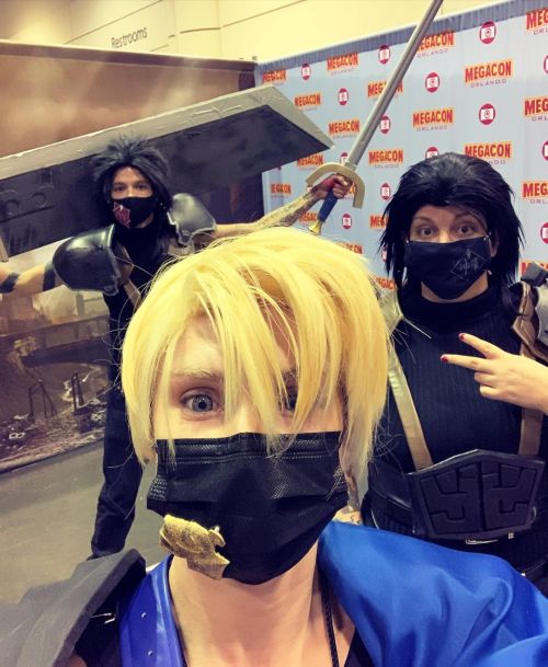 Who let this small blonde man hang with the STRONK?  . . Dimitri: @davejolinacoco  Zack: @still_not_