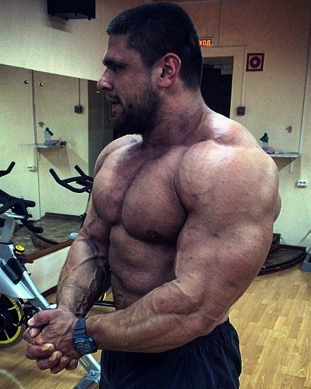 maxtem19: muscleryb: Dima Vasilenko19yo >> 25 yomuscle growth  Who the fuck looks like that at 19???????????? 