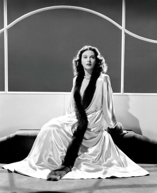 Hedy Lamarr in Come Live with Me, 1941