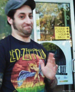andyandthedads:  joe trohman has the cutest smile  i mean  look at it       joe trohman