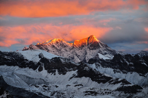 fakeorgasm:Dawn in The Aosta Valley, Italy, maybe the Grande Cassiere ? by Mike Dance on Flickr.