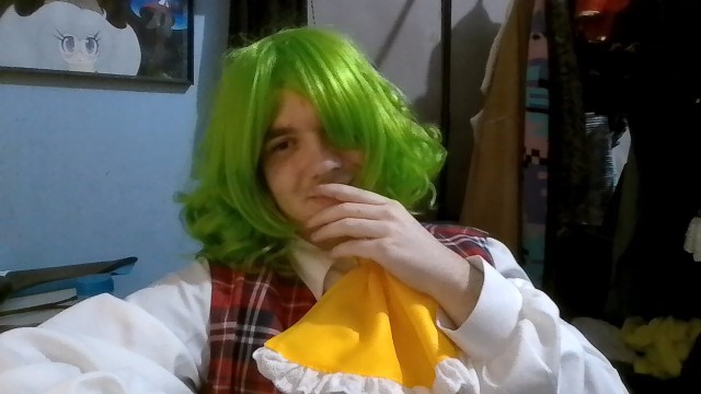 eeeeee ahhh ummm  i felt  was sittin on a call with friends cosplayed as yuuka ......