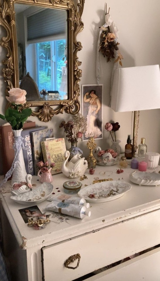 Hot Girl Room Decor Inspo^^