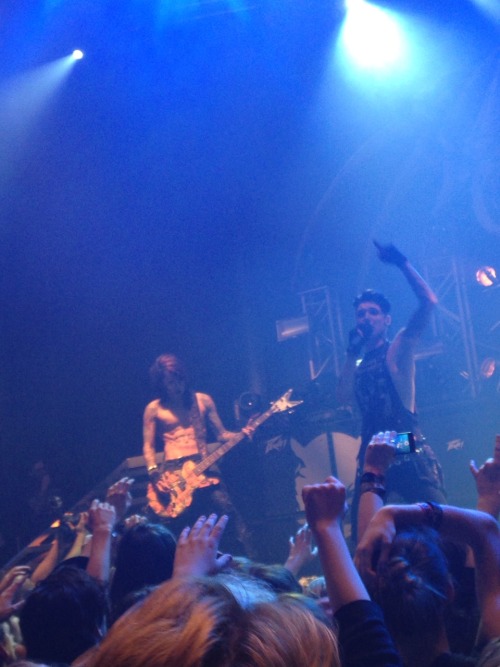 tothosewhosingalone:Please don’t steal any of my photos. They mean a lot to be okay. So don’t. You c