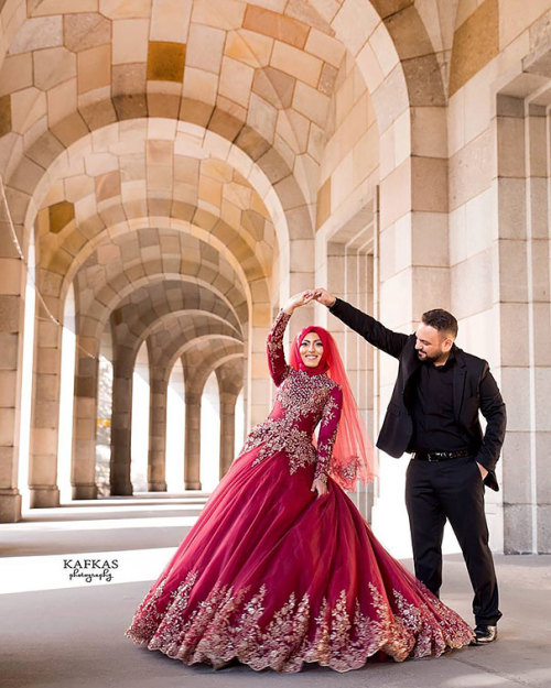 boredpanda:10+ Brides Wearing Hijabs On Their Big Day Look Absolutely Stunning
