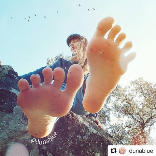 siltespieds:  #Repost @dunablue with @repostapp ・・・ What are you doing down there?👣🙄 #dunablue #teensoles #teenfeet #wrinkledsoles #feetselfie #feet #toes #toesies #giantess #cutefeet #footfetishnation #foot #sexyfoot #stinkyfeet #feetporn