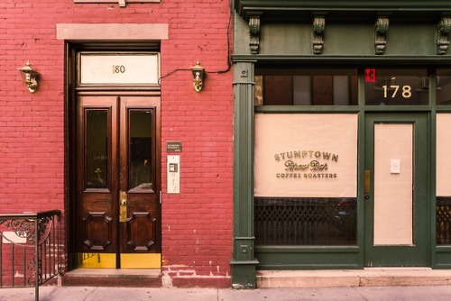moaza:Green New York Coffee Shop Entrance Photo by christian koch 