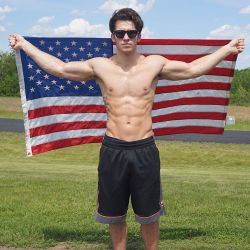 sagginboys:  Happy 4th America! 