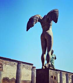 giuseppeciaramella:  #pompeii #scavi #mitoraj