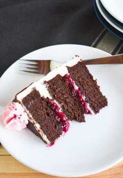 fullcravings:Cherry Chocolate Cake