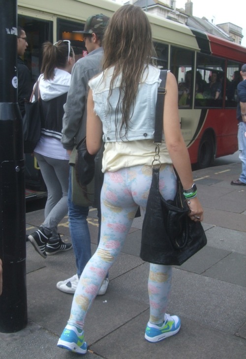 echopeeps:http://peepforum.com/threads/nice-bubble-booty-in-floral-leggings.25/Sign up for free and 