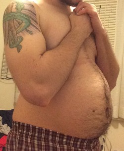 fitnessfatass:  My belly is stretched to