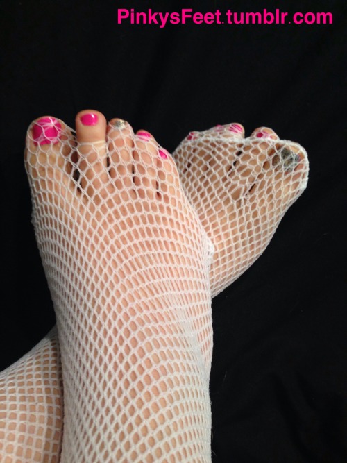 pinkysfeet: White Fishnets 2