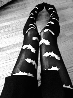 undineundead:  kaimoka:  I got Bat socks :D  ♡The Undead Mermaid♡ 