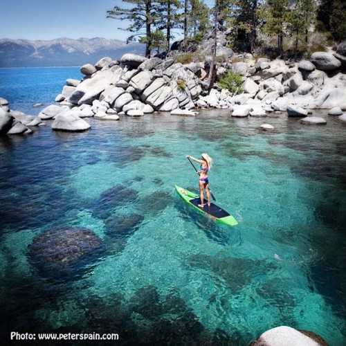 gilliangibree:#Beautiful #Tahoe shot by Peter Spain. @roxy@beoceanminded #roxyoutdoorfitness #explor