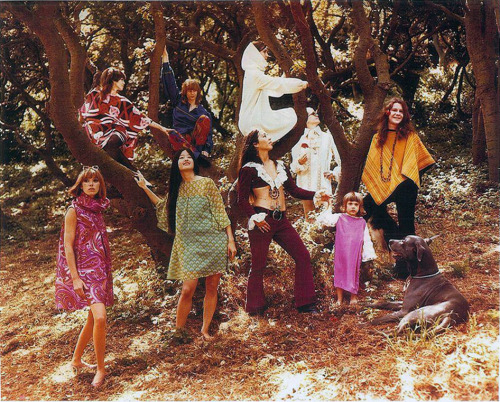 claraclarvoyant:  1967 SF newspaper fashion spread with Janis Joplin on the far right