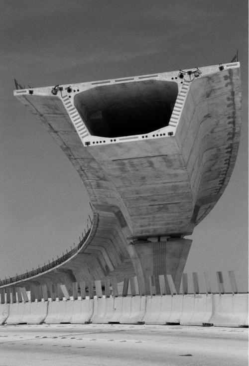 furtho: Prefabricated section of road (via National Precast)