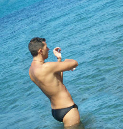 SKIMPY SPEEDO'S MALE ADDICTION