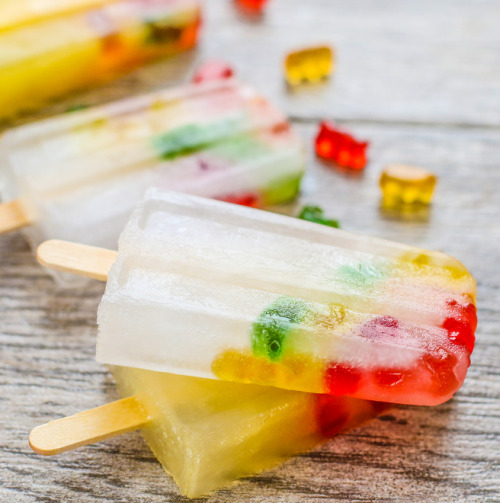 magicalfoodtime:(via Gummy Bear Ice Pops | Kirbie’s Cravings | A San Diego food blog)