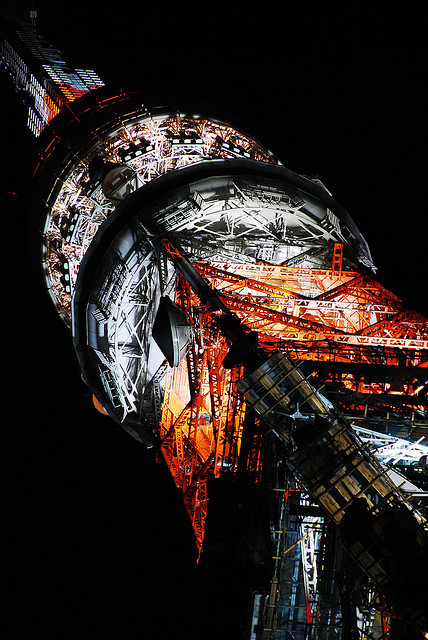 s-h-e-e-r:  Tokyo Tower by Ballet Lausanne on Flickr. 