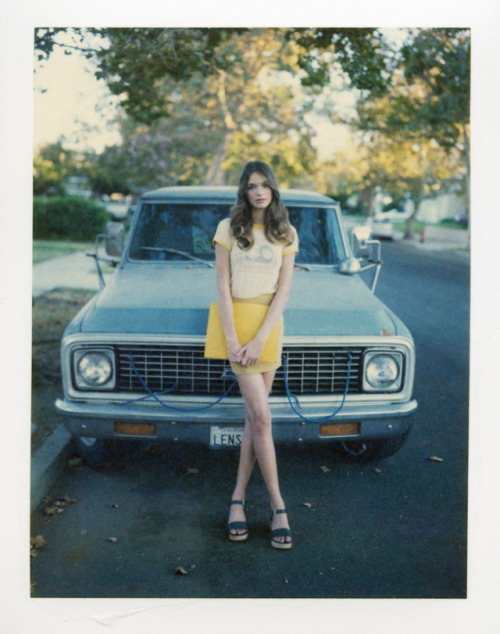 70′s polaroidhttps://painted-face.com/