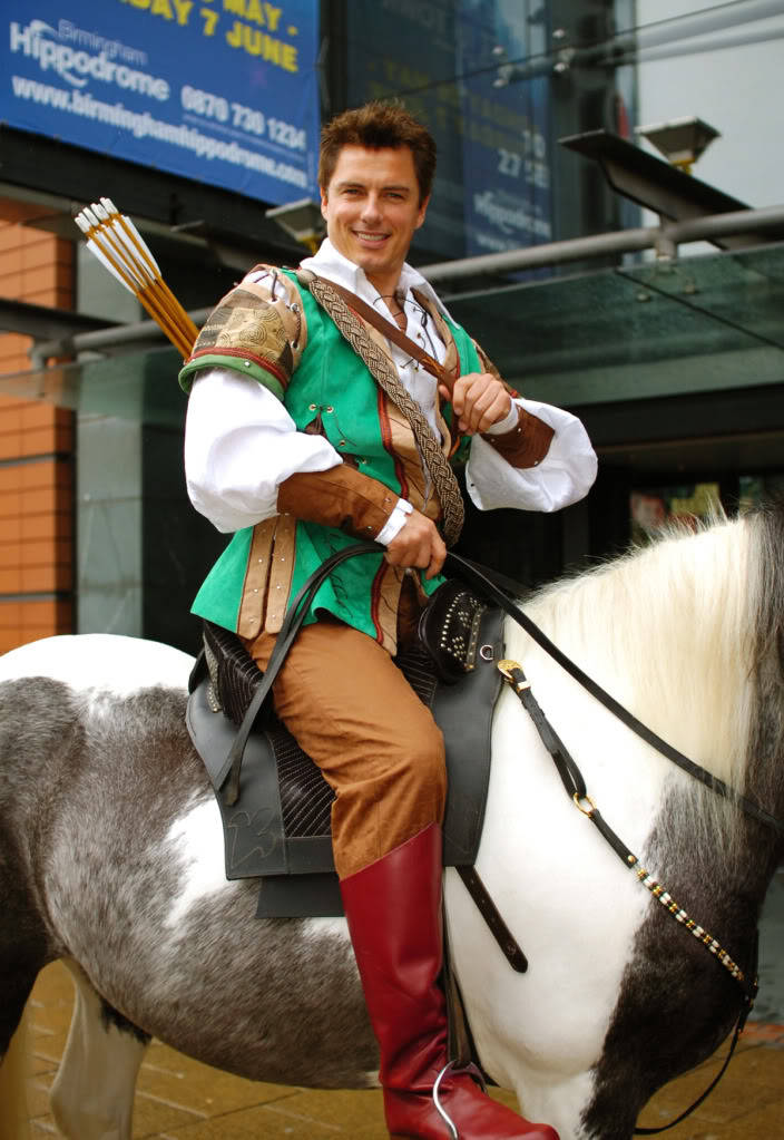 iamianto:  I’ve officially decided this week should be Barrowman week, so to make