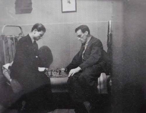  Andrei Tarkovsky playing chess with his father Arseny Tarkovsky, 1947.