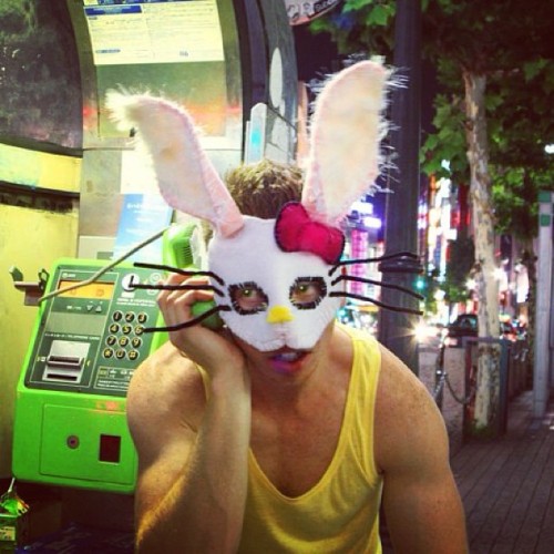 HELLO, Kitty! Yeah, I’m coming back to Tokyo this year. Haha!! #alexanderguerra #tokyo #japan #hellokitty #mask #handmade #selfportrait #centergai #shibuya #youhadmeathello #gay #artist #photography (at the Rabbit Hole)